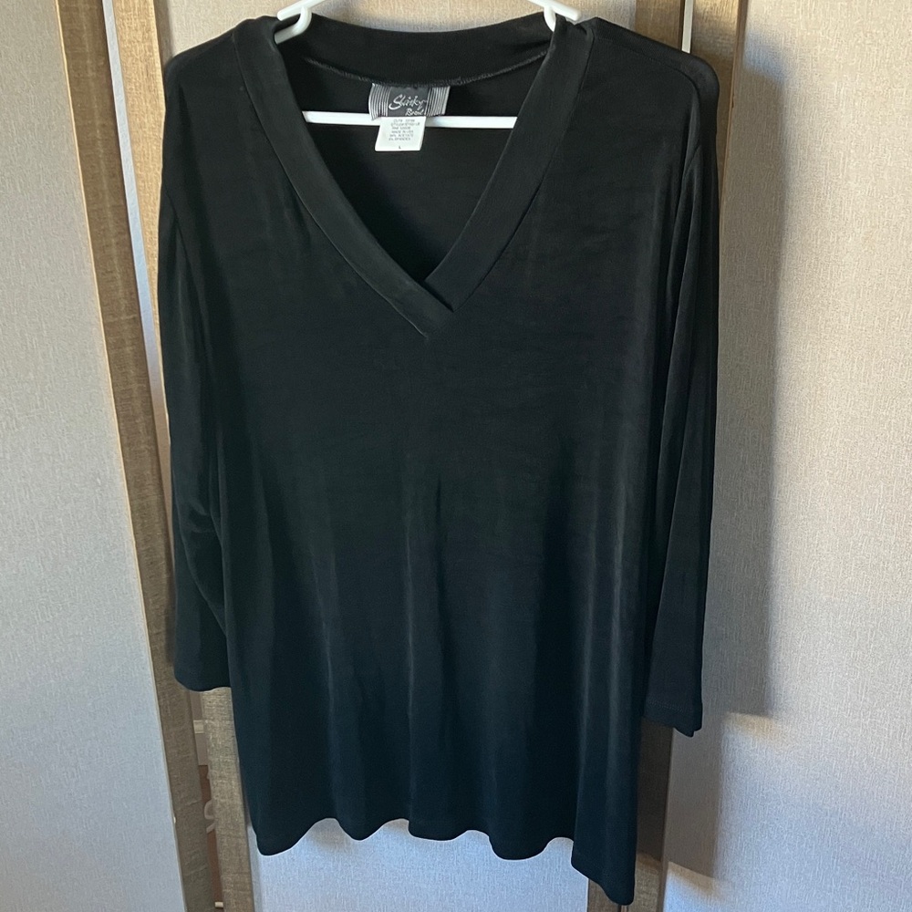 FINAL MARKDOWN Slinky Brand black top large